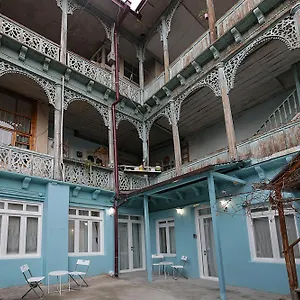 https://evas-pavaroti.alltbilisihotels.com